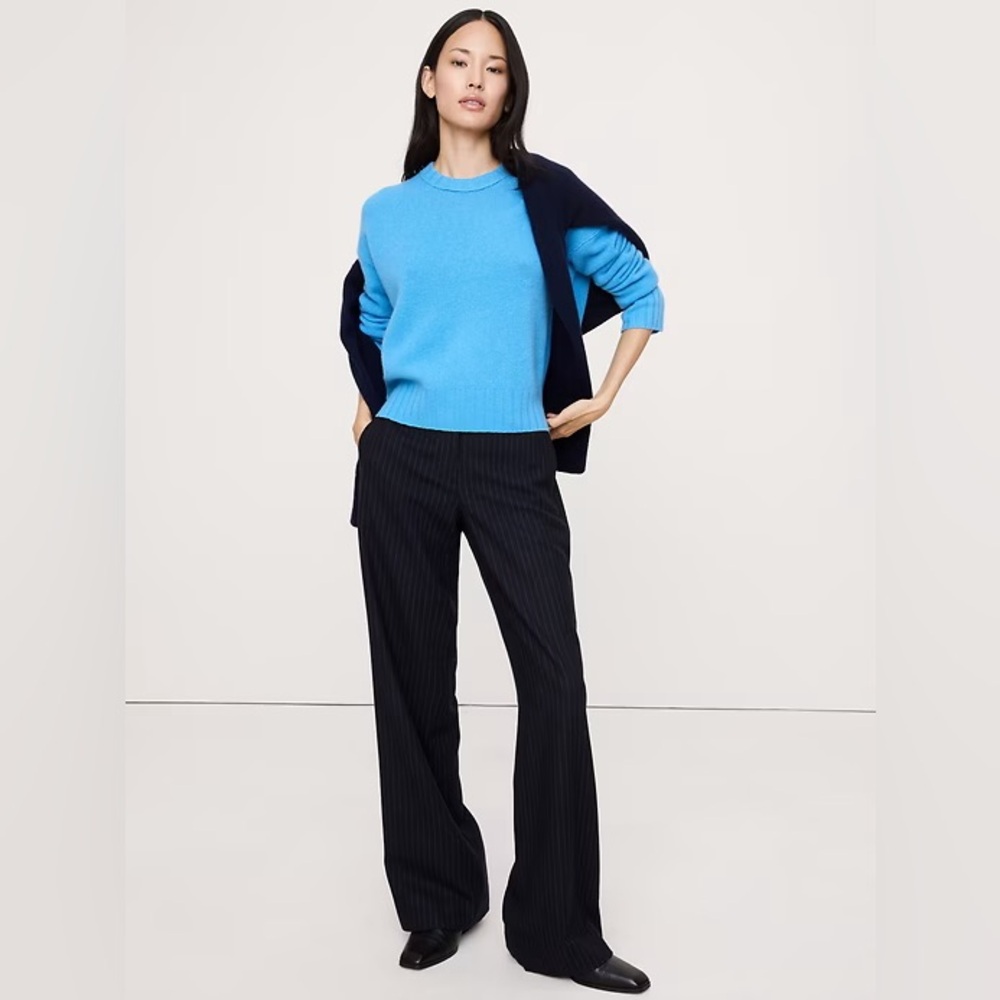 Banana Republic Women's Blue Cashmere Crew Neck Sweater